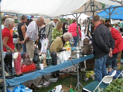 Duiven : Openlucht Vlooienmarkt - De Liemers - evenementen bezoeken en beleven! - in De Liemers .nl Duiven : Openlucht Vlooienmarkt - De Liemers - evenementen bezoeken en beleven! - in De Liemers .nl